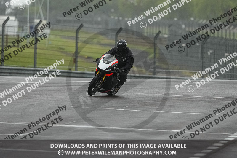 donington no limits trackday;donington park photographs;donington trackday photographs;estoril;event digital images;motorbikes;no limits;no limits trackdays;peter wileman photography;portugal;trackday;trackday digital images;trackday photos